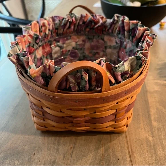 1999 Round Longaberger Ruffle Floral Basket - Picture 4 of 5